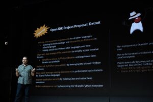 Project Detroitの発表を行うSaab氏